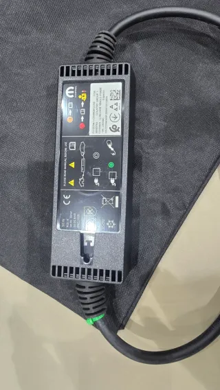 Cavo ricarica Jeep elettrica giallo