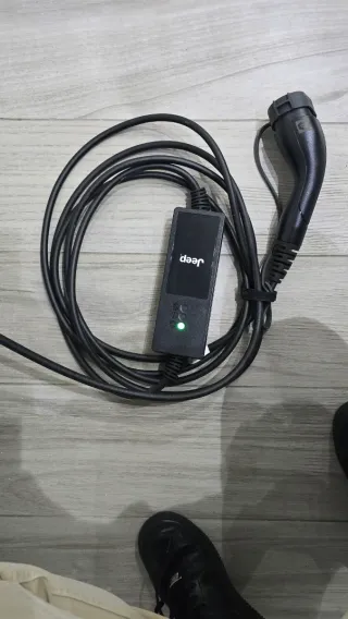 Cavo ricarica Jeep elettrica giallo