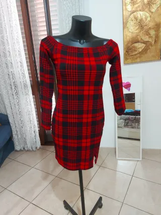 Vestito corto a quadri rosso e nero