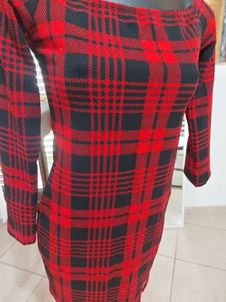 Vestito corto a quadri rosso e nero
