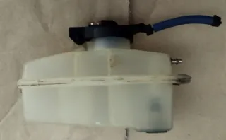 Depósito combustible Thunder Tiger EB4