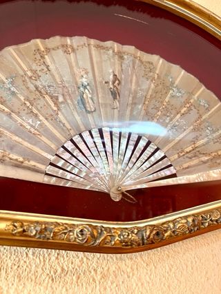 Abanico antiguo enmarcado