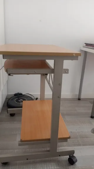 Tavolo da scrivania in legno e metallo