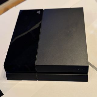 PS4 500GB + 2 controller + 10 giochi