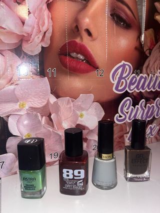 Set 4 Smalti Astra, Revlon, Bellaoggi