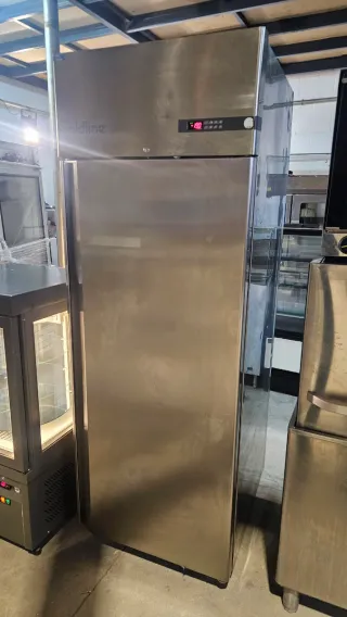 Congelatore verticale in acciaio inossidabile