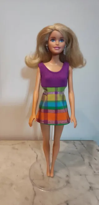 Barbie Fashionista 2010 Mattel Original