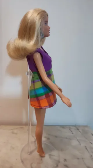 Barbie Fashionista 2010 Mattel Original