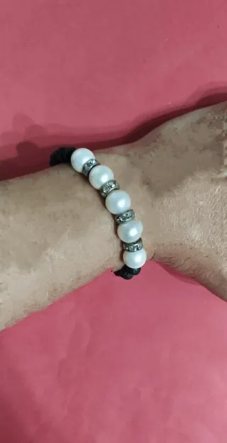 Pulsera perlas y roca volcánica cierre plata
