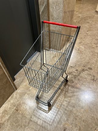 Carro metálico pequeño