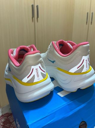 Hoka Bondi 9 Talla 38 nuevas a estrenar