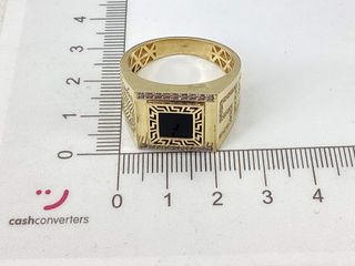 sello oro 18k con piedra con onix