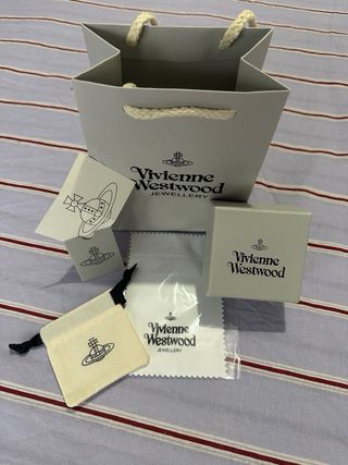 Collar Vivienne Westwood Plateado Orbe Rojo