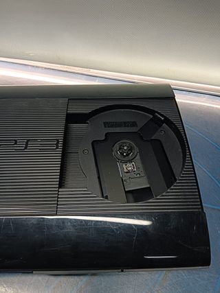 Consola Playstation 3 + 2 mandos y cableado, modelo CECH-4304C, buen estado