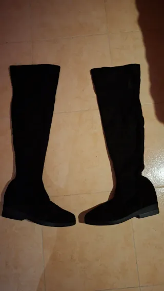 Botas altas de ante negro