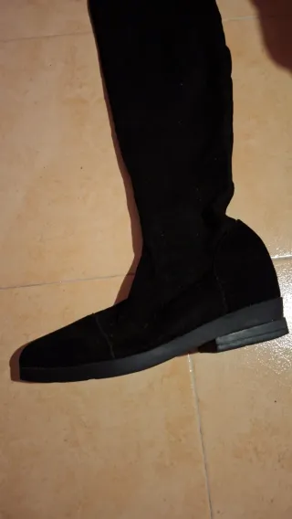 Botas altas de ante negro