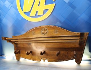 Perchero sombrerero de madera tallada. Rústico montaña.