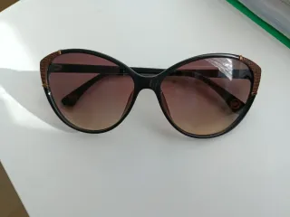 Gafas de sol Michael Kors negras y marrones