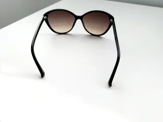 Gafas de sol Michael Kors negras y marrones