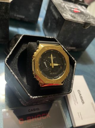 Casio G-Shock Dorado y Negro GM-2100