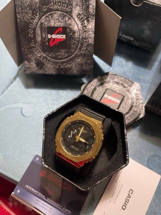 Casio G-Shock Dorado y Negro GM-2100