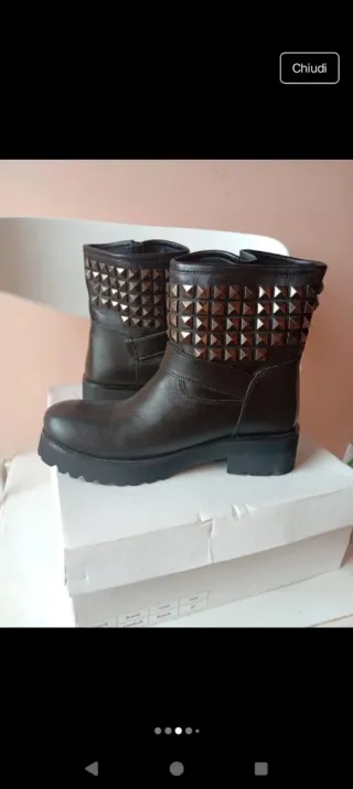 Stivaletti n.37 neri con borchie