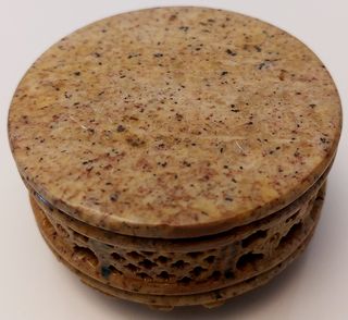 Caja o joyero de piedra antigua vintage India 1970