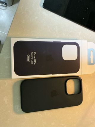 Custodie per iPhone 16 Pro Apple