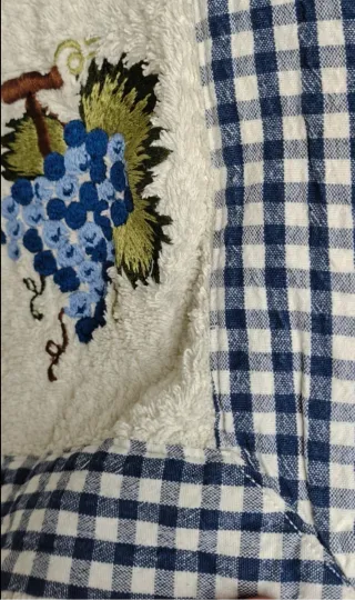 Tovaglia 1.30x2.00 + 8 tovaglioli+ omaggio