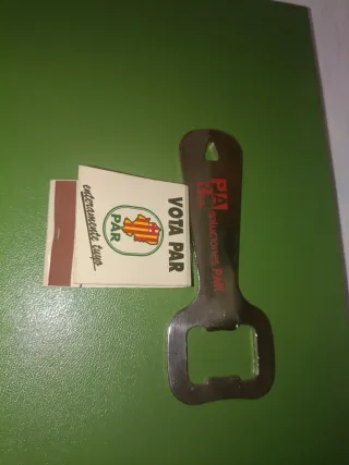 Apribottiglie e scatole di fiammiferi PAR (Campagna elettorale vintage)