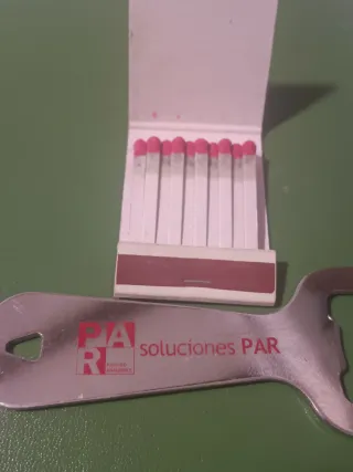 Apribottiglie e scatole di fiammiferi PAR (Campagna elettorale vintage)