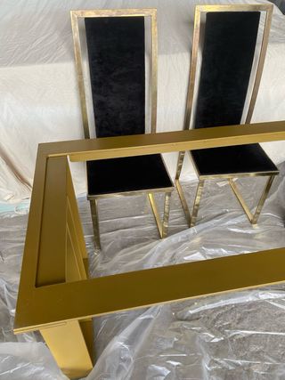 Salón Francés con 6 Sillas y mesa de piedra negra