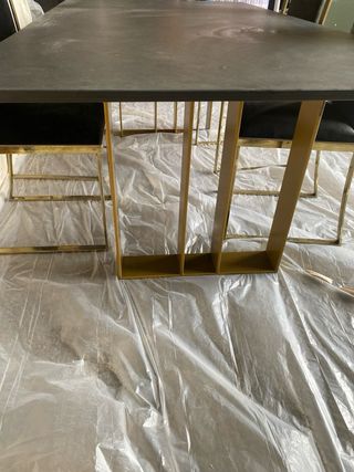 Salón Francés con 6 Sillas y mesa de piedra negra