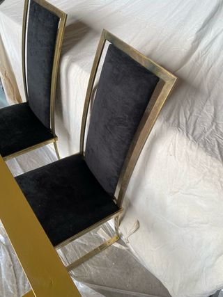 Salón Francés con 6 Sillas y mesa de piedra negra