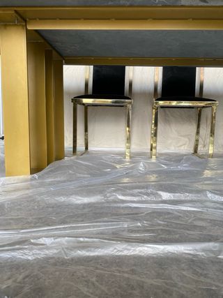 Salón Francés con 6 Sillas y mesa de piedra negra