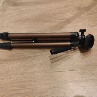 Trípode de cámara incompleto