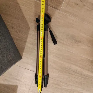 Trípode de cámara incompleto