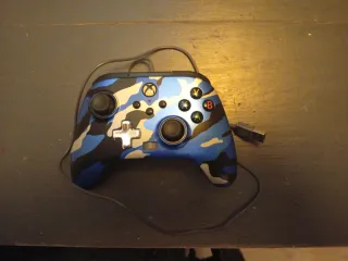 Xbox One S 1TB Blanca + 2 juegos