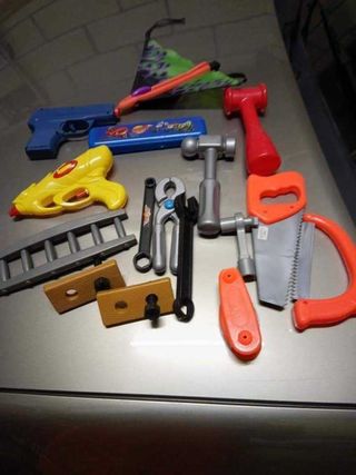 Lote de coches de juguete y figuras