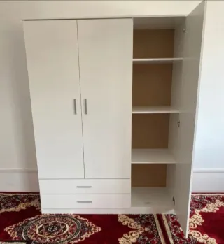 Armario Blanco y Marrón