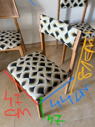 Belle sedie retrò sbiancate in legno naturale