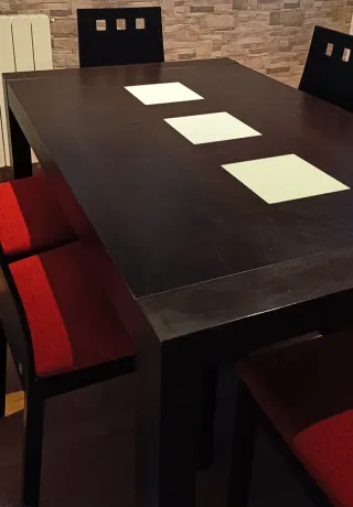 Conjunto mesa comedor y 6 sillas de madera wengué