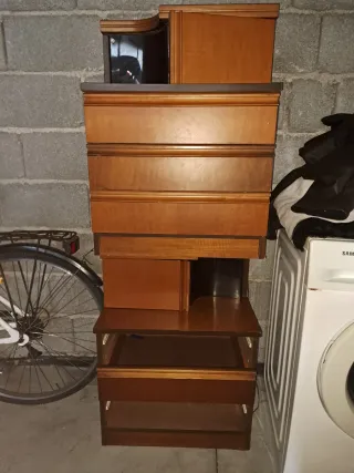 Armadio in legno marrone