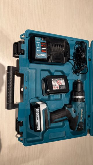 Taladro Percutor Makita HP347DWE 14.4V + Accesorio