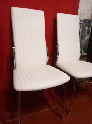 Sedie bianche moderne (2 unità)