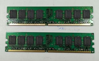 2x 1GB DDR2 Kingston KVR667D2N5/1G RAM