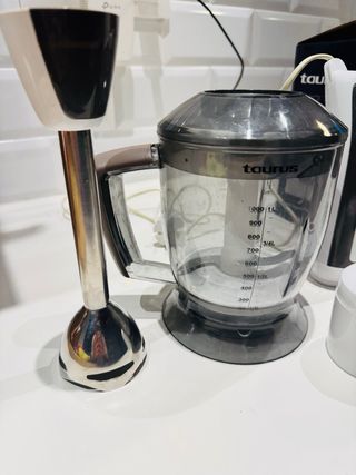 Batidora Taurus Bapi 7.0 blanca