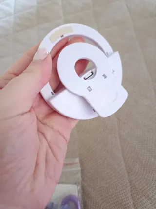 Supporto telefono, luce selfie e cordino