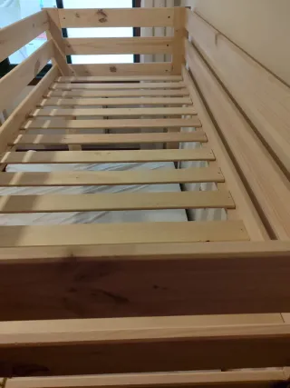 Litera triple madera Lufe.