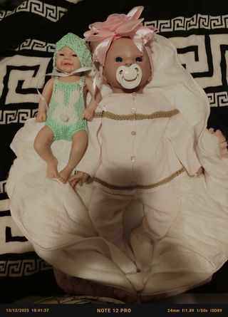 Muñeca de silicona completa y chupete de regalo